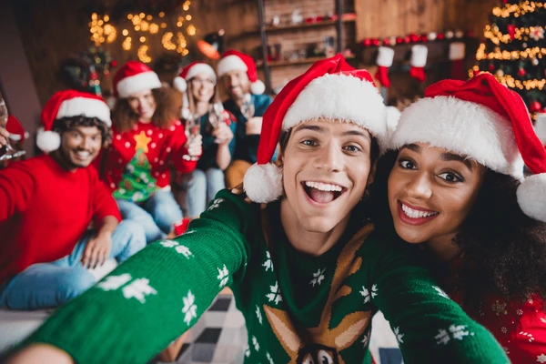 15 Hal Kecil Saat Natal yang Diam-Diam Bikin Anak Muda Terharu