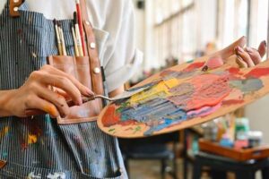 7 Alasan Hobi Melukis Bisa Jadi Terapi Diri