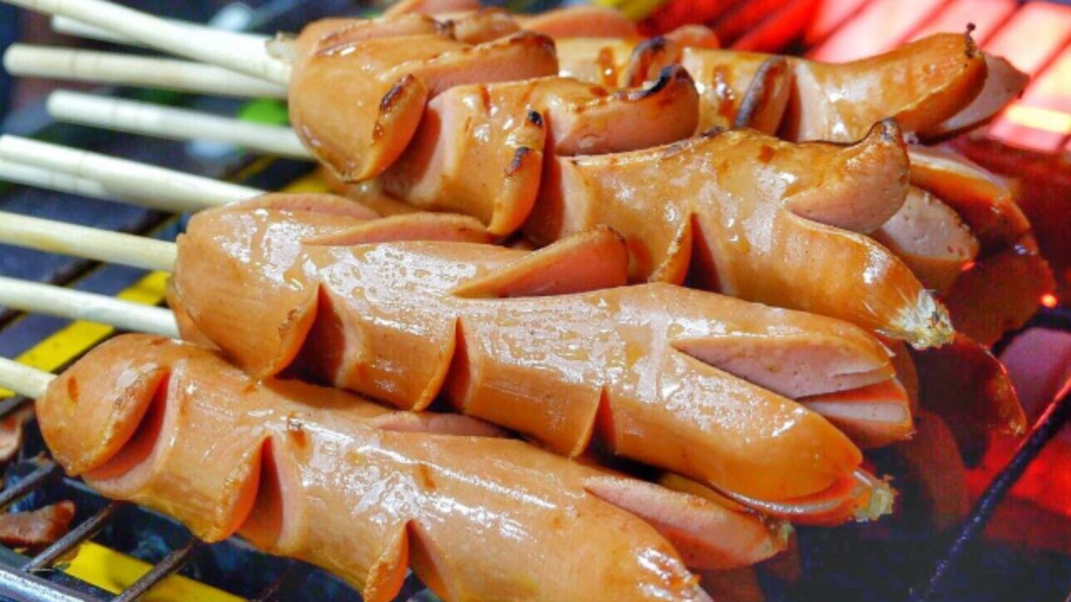 10 Camilan Tahun Baru dari Sosis Sapi yang Gampang Dibikin