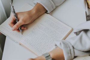 7 Teknik Mencatat Pelajaran Biar Nggak Cepat Lupa