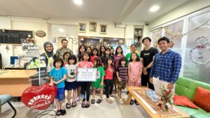 Berbagi Kasih Natal Bersama Young On Top Lewat YOTShare