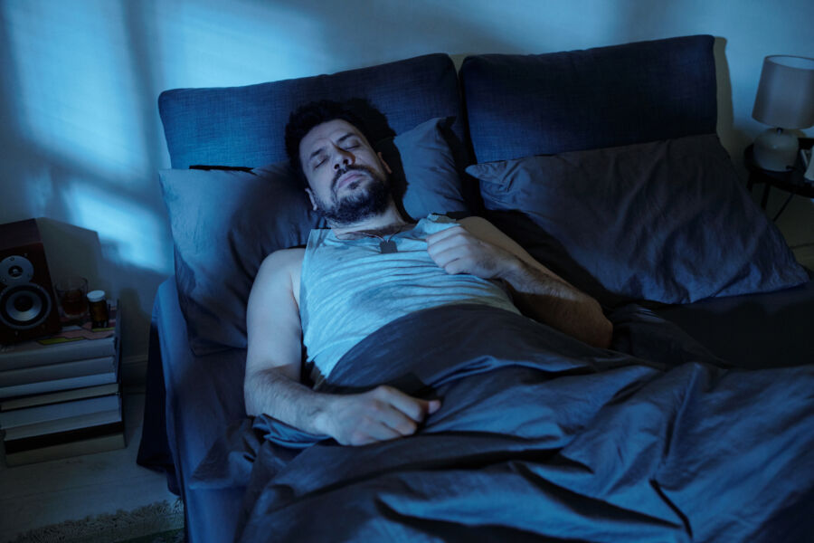 10 Manfaat Tidur Tanpa Lampu untuk Produksi Hormon Melatonin