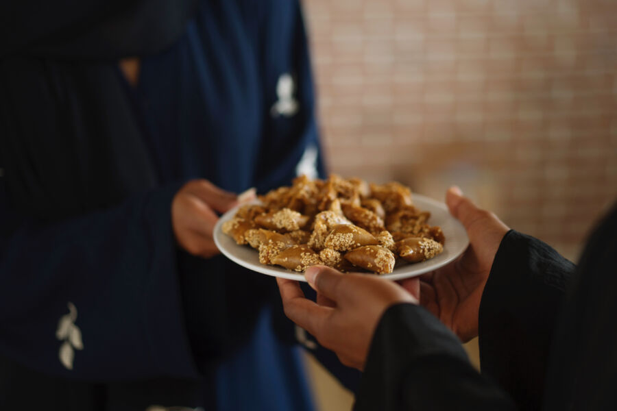 7 Manfaat Berbagi Makanan bagi Kehangatan Hubungan dan Kebahagiaan Bersama