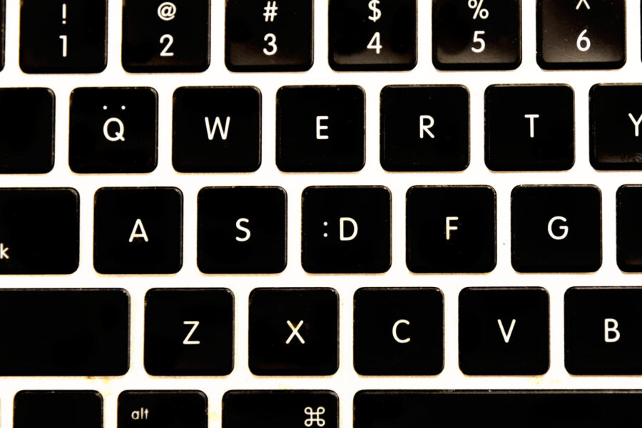 7 Fakta di Balik Penemuan Tombol Keyboard QWERTY