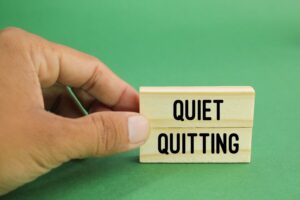 https://youngontop.com/10-teori-ekonomi-dasar-yang-perlu-dip9 Info Menarik tentang Fenomena Quiet Quitting yang Sudah Ada Sejak Duluahami-pebisnis-pemula/