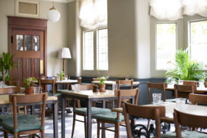 8 Tips Memilih Makanan Sehat saat Nongkrong di Kafe atau Restoran