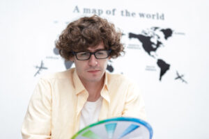 7 Fakta tentang Kebiasaan Bicara Sendiri dan Manfaatnya untuk Otak