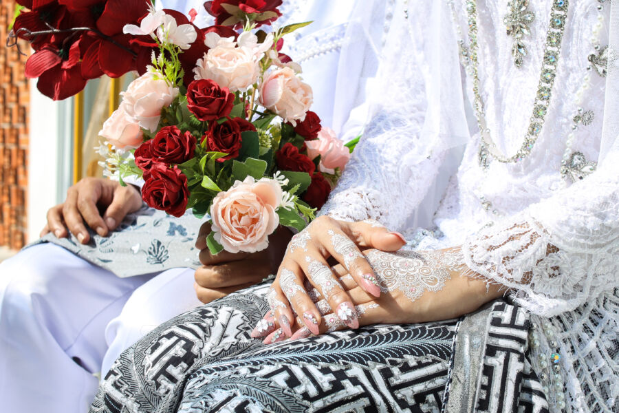 8 Inspirasi dari Pasangan yang Menikah Muda tapi Tetap Sukses Berkarir