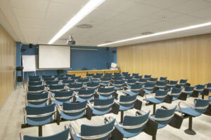 6 Tips Bertahan saat Dosen Killer Mengajar di Kelas