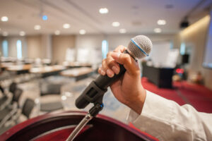 7 Manfaat Menjadi Pembicara di Acara Komunitas bagi Kepercayaan Diri dan Personal Branding