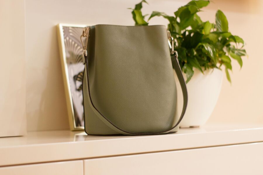 5 Cara Mengatur Tas agar Barang Gak Berantakan dan Mudah Dicari