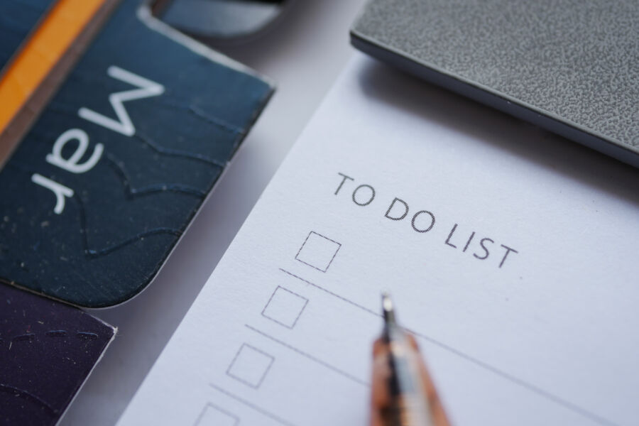 8 Manfaat Bikin To-Do List Harian Biar Hidup Teratur dan Gak Chaos