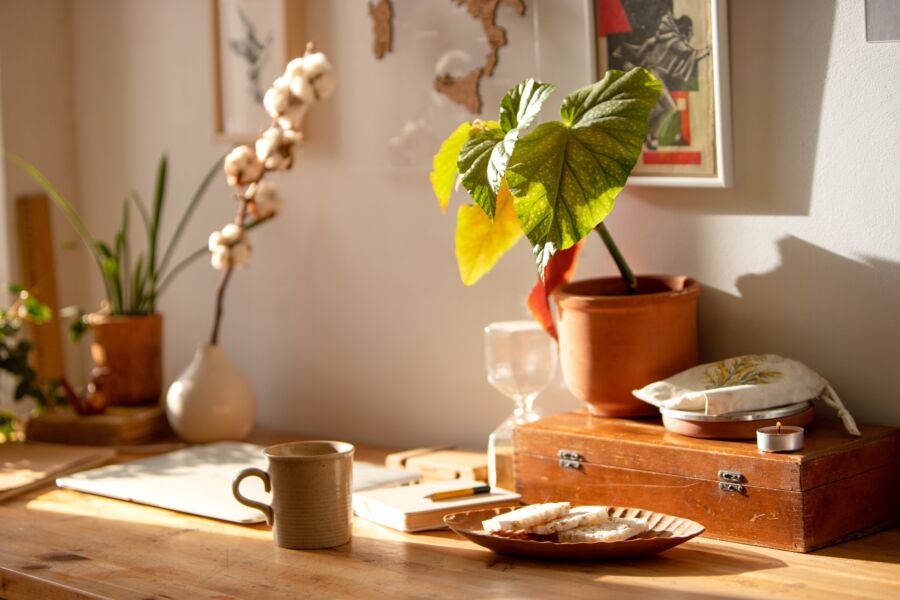 4 Cerita tentang Orang yang Memilih Hidup Sederhana meski Kaya Raya